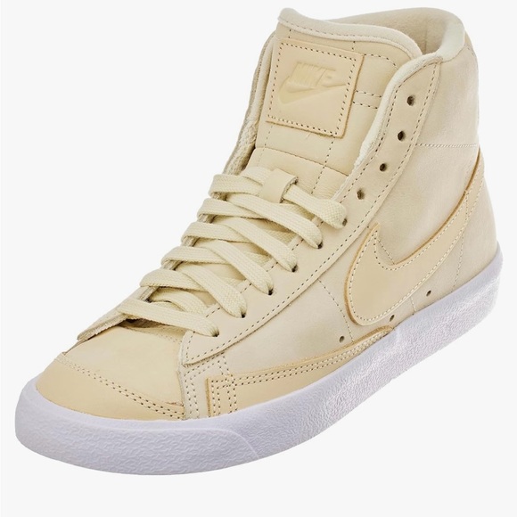 Nike Blazer - Picture 1 of 11